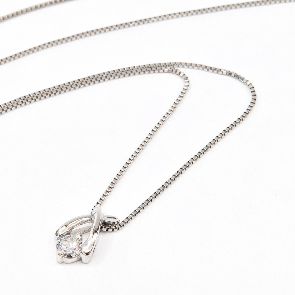 ダイアモンドネックレス