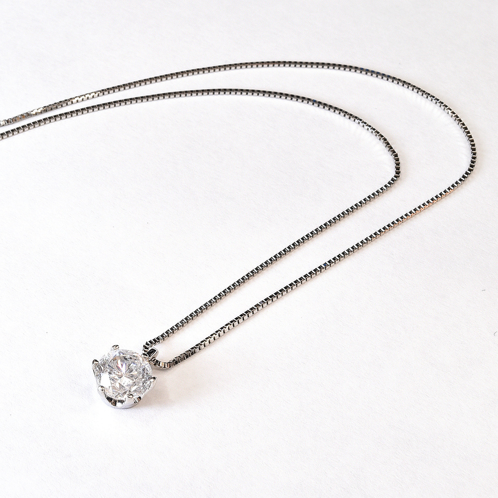 ダイアモンドネックレス