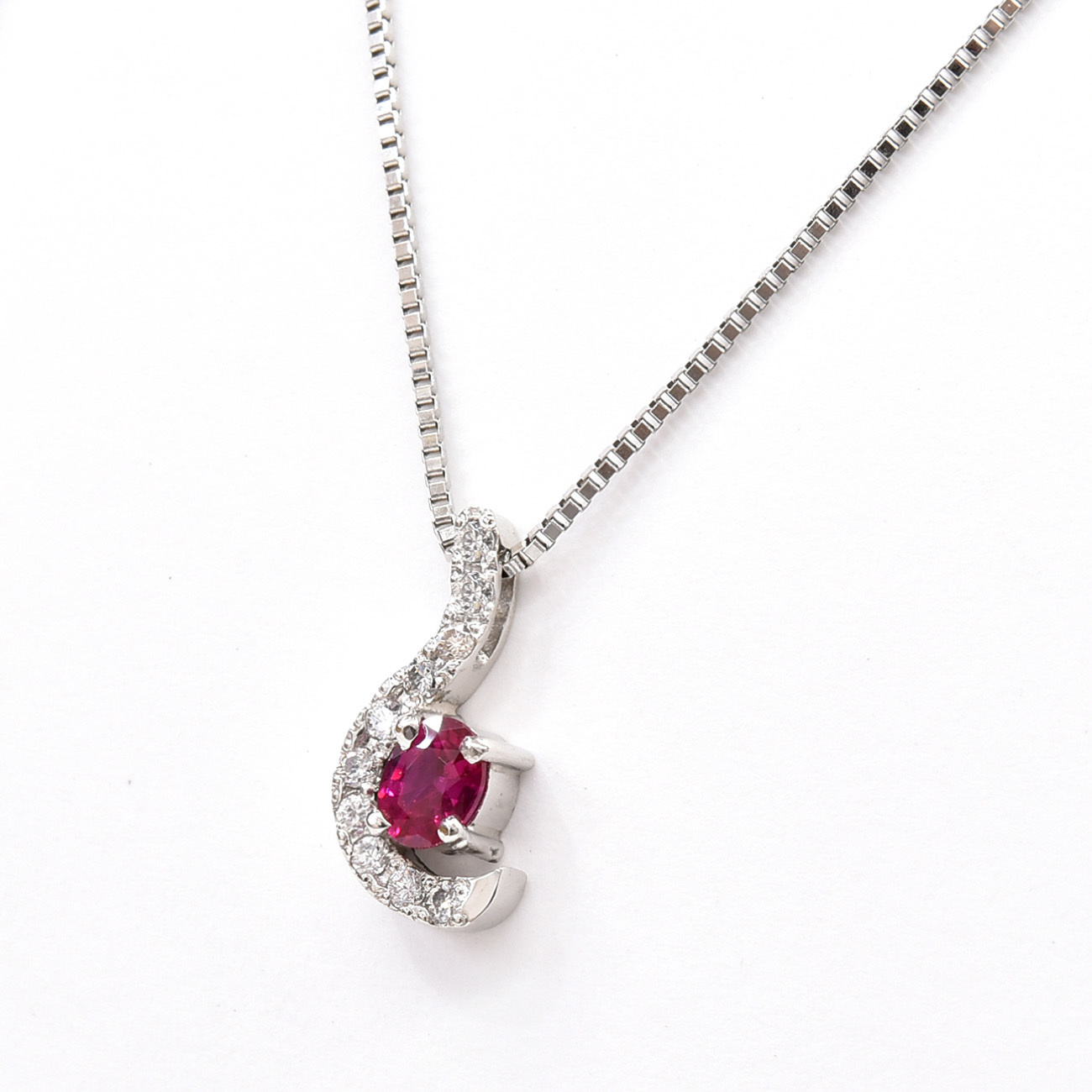 ルビーペンダント