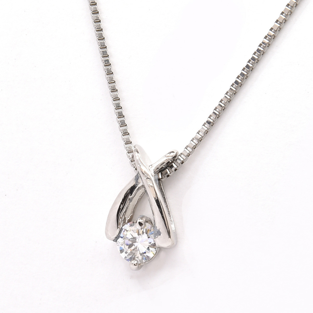 ダイアモンドネックレス